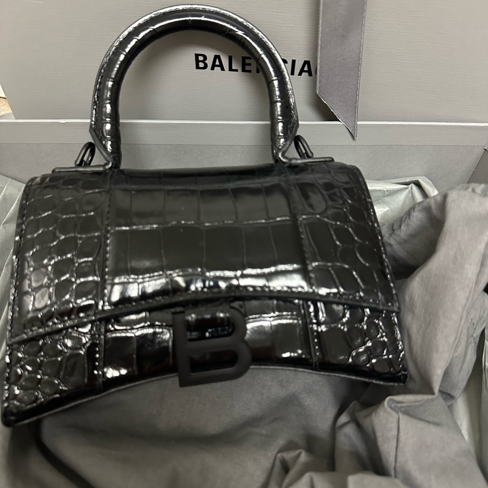 Balenciaga hourglass xs